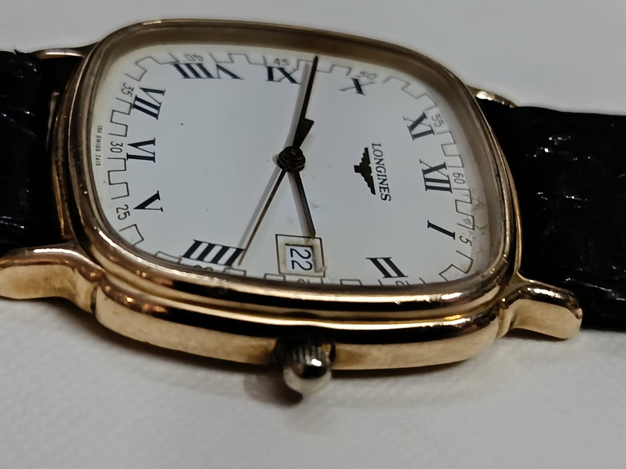 لونجنيز لاغراندي كلاسيك
Longines La Grande Classique 
كوارتز انتاج 1992
32×34 ملم
نظافة جيدة جدا 
ارقام روماني مختلفة 
سير مستبدل بسير كوجي جلد طبيعي
السعر 150 دولار .


**إذا كنت صاحب هذا الإعلان وتريد حذفه لأي سبب، رجاءا أرسل رسالة إلى الدعم الفني**