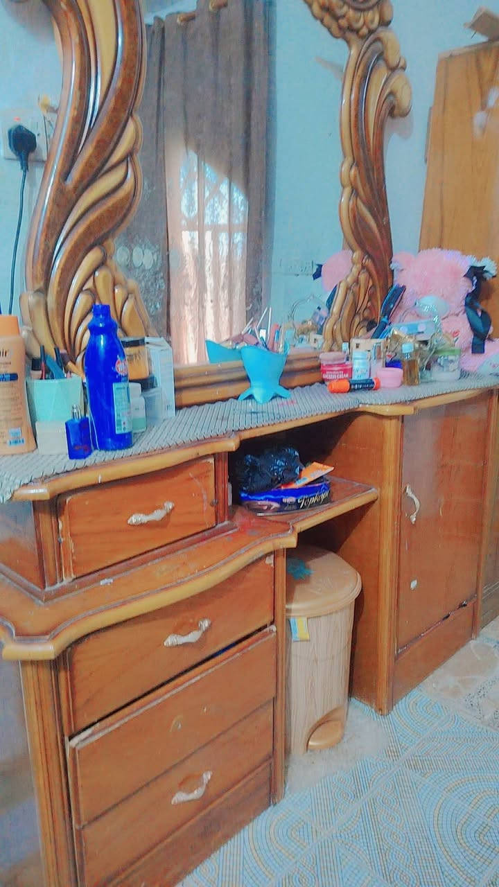 سلام عليكم  غراض للبيع مجمده حجم جبير بس انكسرت من الداخل شويه وغرفه تسكام ومبردات @


**إذا كنت صاحب هذا الإعلان وتريد حذفه لأي سبب، رجاءا أرسل رسالة إلى الدعم الفني**