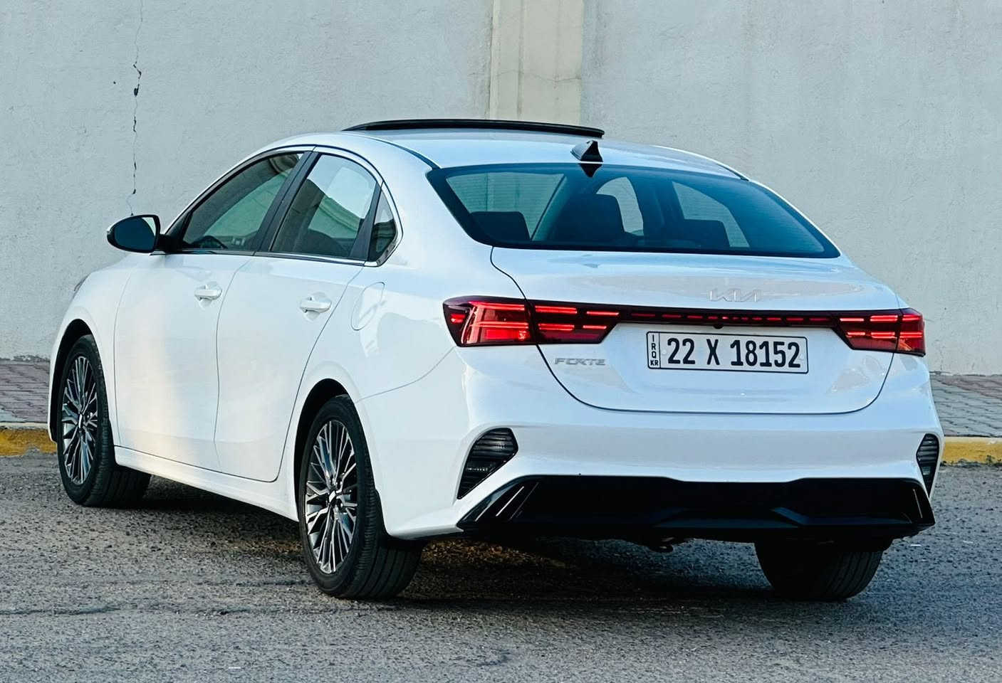 سلام عليكم كيا فورتي 23 رقم شمالي فول مواصفات سياره ماشيه 40 شرط تحويل صور حادث بلمنشور  مكان سياره بغداد شالجيه  سعر 168وبيه مجال كلش بصيط الاستفسار  تصال  ***********
