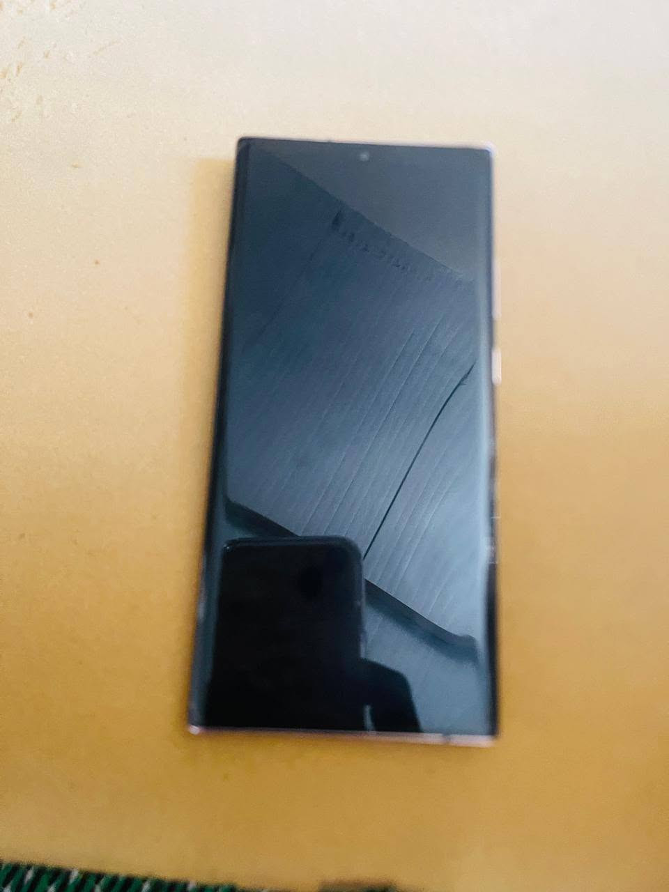 Galaxy Note20 Ultra 5G
ذ256
ع12
سعر350 
تواصل***********
