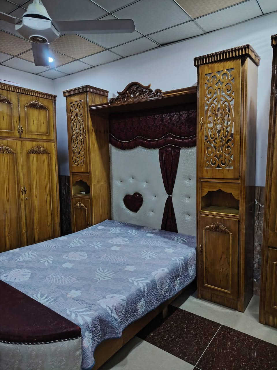 غرفه ملحق جديده استخدام قليل سعر 800 وبي مجال قليل  تلفون ***********
