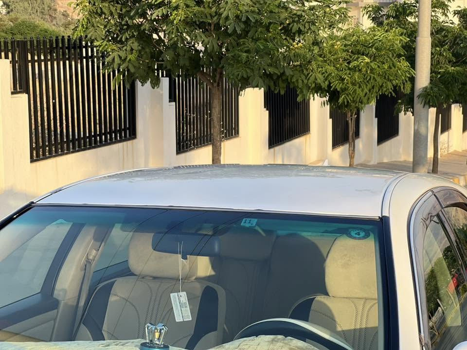 سەرەتا بە ناوه خوای گەورە شاهینە مووس ٢٠٠٤ شاشە دوو دوگمە ١٨٠ گێڕو مەکینە بچوک سەیارەکە زۆر توندوتۆڵە هی ناو مەعرەز نیە تا بڵێی توندو تۆڵە یەک دینار مەسروفی نییە تەنها سایەقێکی ئەوێت لێبخورێت سەیارەکە رێکو پێکە هەیکەلی جوانە هەرکەسێ موشتەرییە تەلەفون بکات لە خزمەتیاین«***********»❤️

