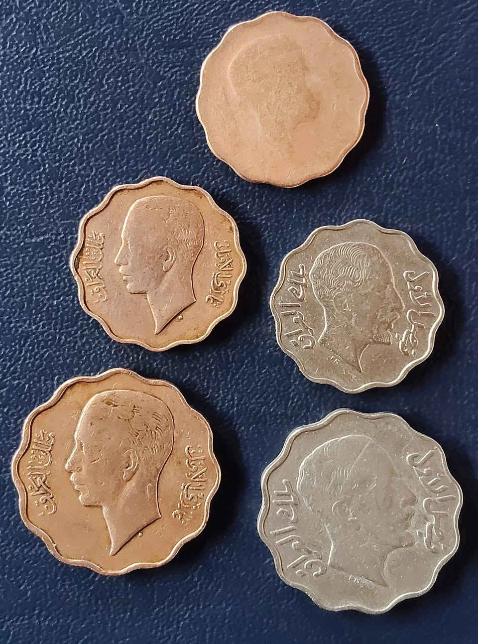 بيع مباشر خمسة قطع ملكية
نظافة عاليه جيدة جداً 

السعر المطلوب 75 ألف دينار. ؟


**إذا كنت صاحب هذا الإعلان وتريد حذفه لأي سبب، رجاءا أرسل رسالة إلى الدعم الفني**