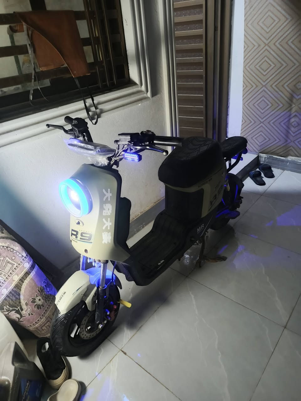 دراجه شحن R9
السعر 300
العنوان الجزيره باب الهوى
***********
