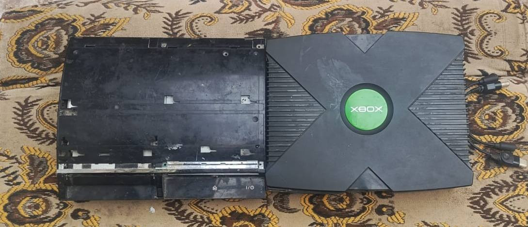 السلام عليكم اكس بوكس اورجنال عاطل بس تفاصيل في الفيديو مع بلي ثري النسخه الاولى المميزه ابو الاربع منافذ مع توصيلات يده اكس بوكس اورجنال سعر الكل 20 يوجد توصيل


**إذا كنت صاحب هذا الإعلان وتريد حذفه لأي سبب، رجاءا أرسل رسالة إلى الدعم الفني**