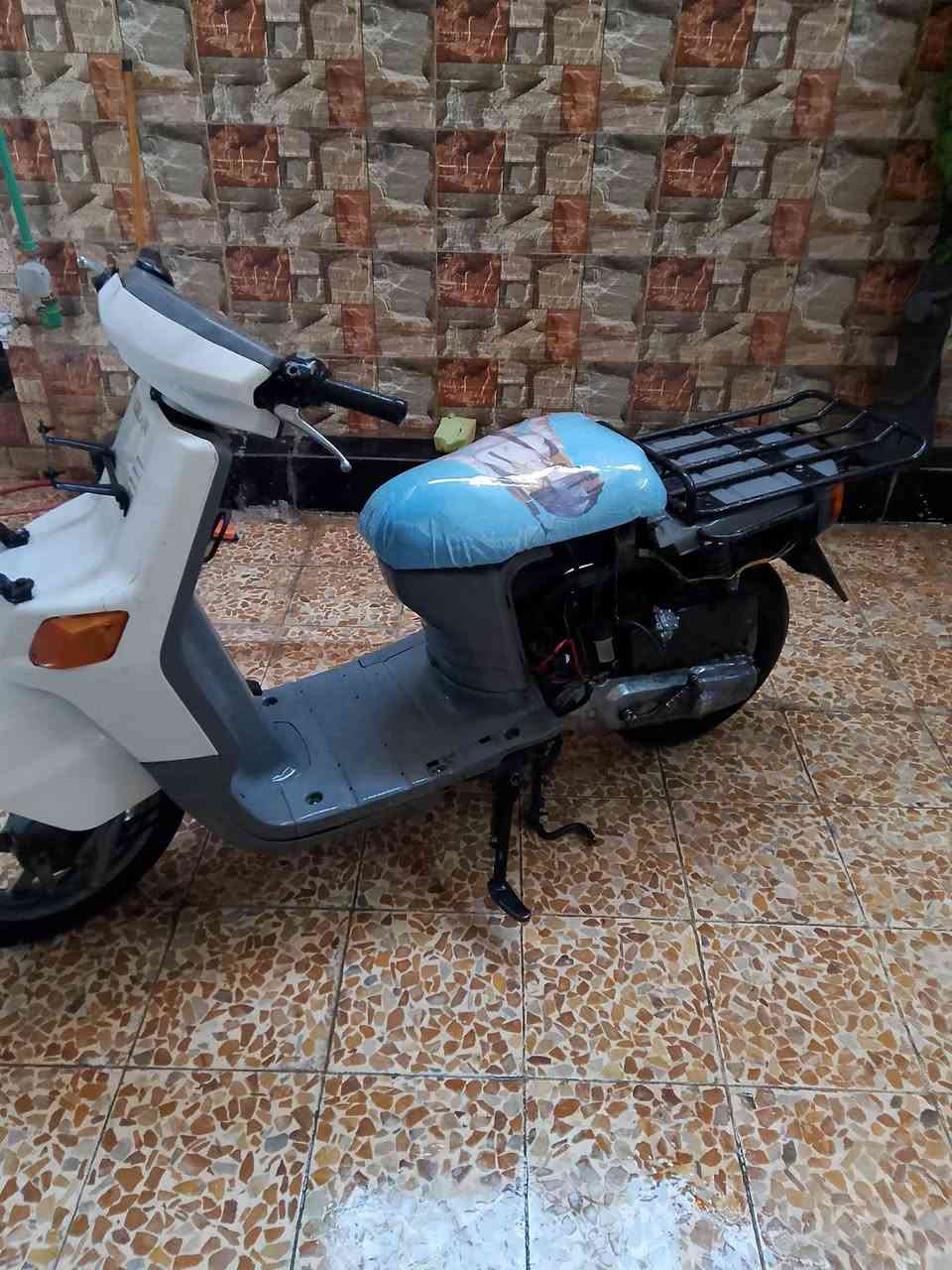 للبيع شغال وايرمنيه شغاله السعر 150وبي مجال بكاني جانب الايمن ***********
