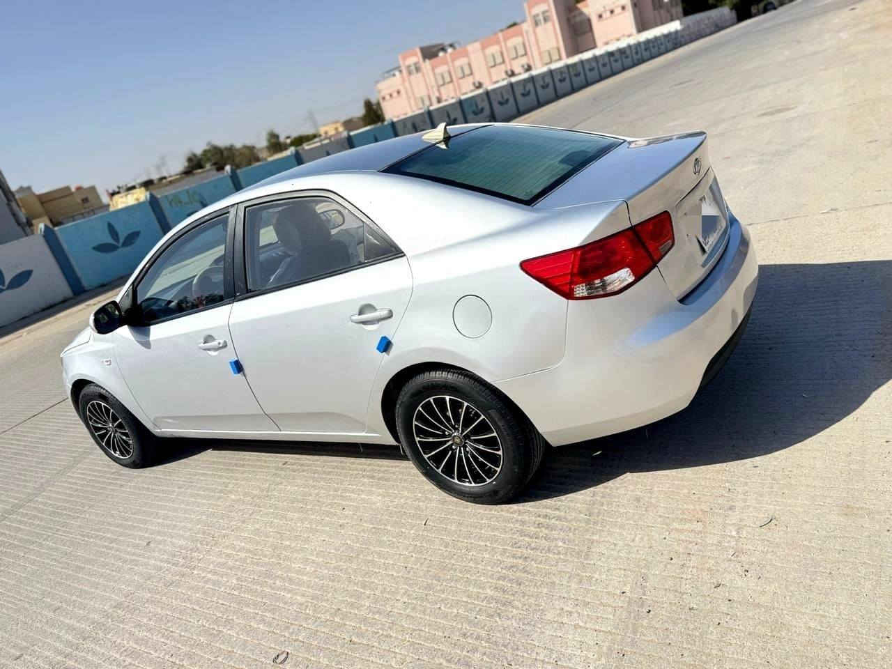 السلام عليكم 
كيا سيراتو موديل 10 ارقام وسنوية اربيل مطابق 
دخول جديد مكينه كير حداديه تايرات كله جديد تبريد شرط شغال السيارة جاهزه متخسر عليه ربع 
مكاني نجف السعر (45) وبيه مجال للشراي 
اتصل وآتساب ع الشريحة وتدلل 
(***********
