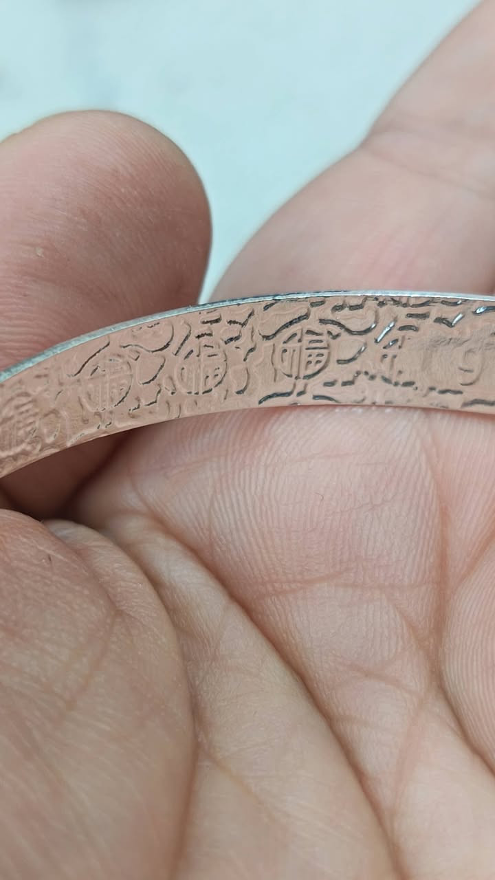 معضد مختوم ٩٩٩ مايلزك بلمغناطيس سعره  ب٦ آلاف


**إذا كنت صاحب هذا الإعلان وتريد حذفه لأي سبب، رجاءا أرسل رسالة إلى الدعم الفني**