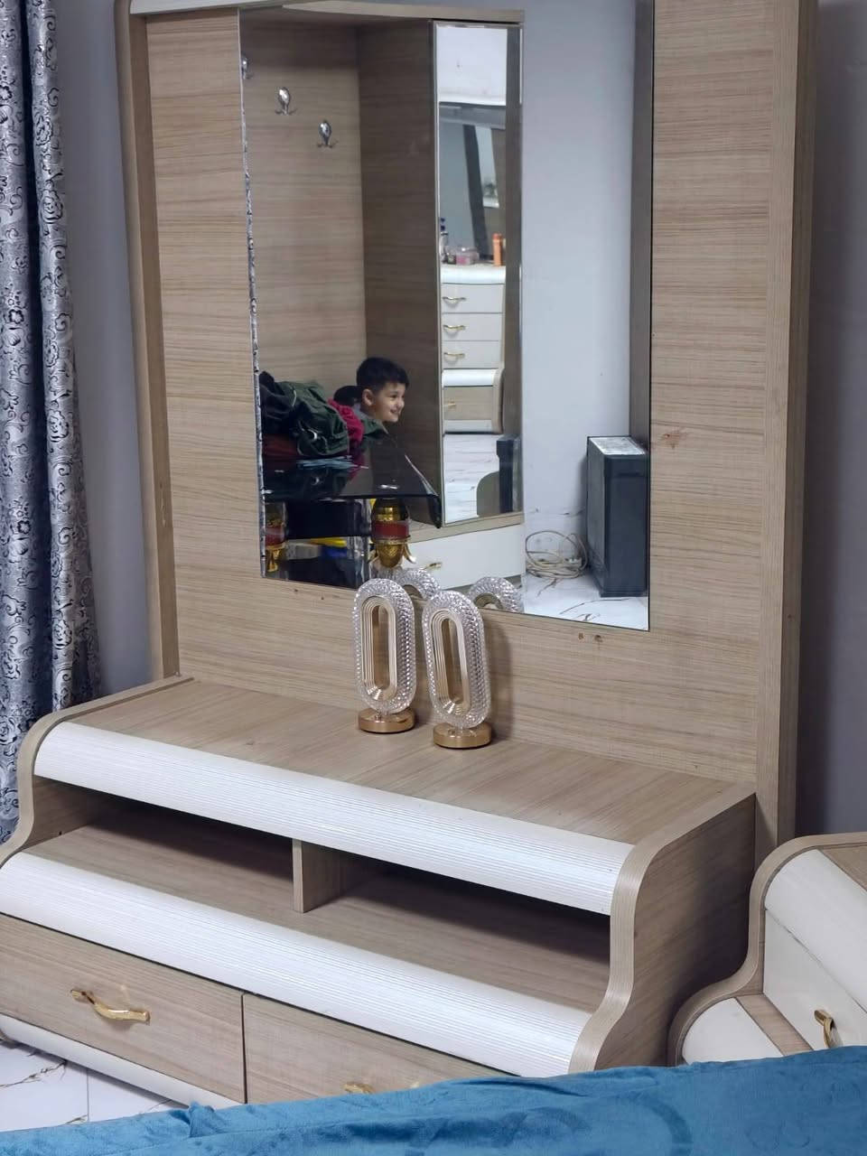 سلام عليكم غرفه البيع سعر مليون 750 بيه مجال رقم ***********
