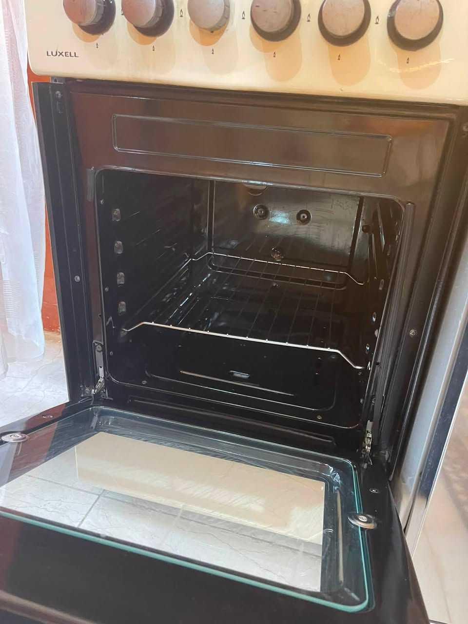 طباخ للبيع نضيف جدا سعره ٧٥ الف ***********
