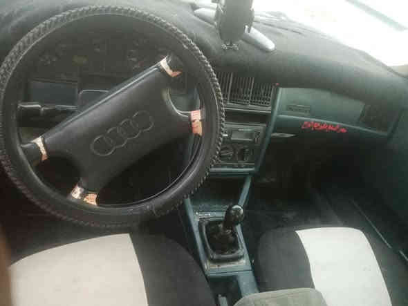 سلام عليكم للبيع اودي موديل 91 يوجد كاربون محرك 0/8
محرك كير شرط طخم تواير السعر 29العنوان حي القاهرة ***********
