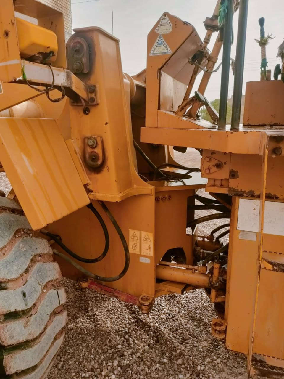 السلام عليكم
شفل للبيع داش ثري محرك استندر 6 سلندر رقم نجف انكليزي مكفول كفاله عامه مكلف بالنشر للاستفسار الاتصال على الرقم ‪***********
