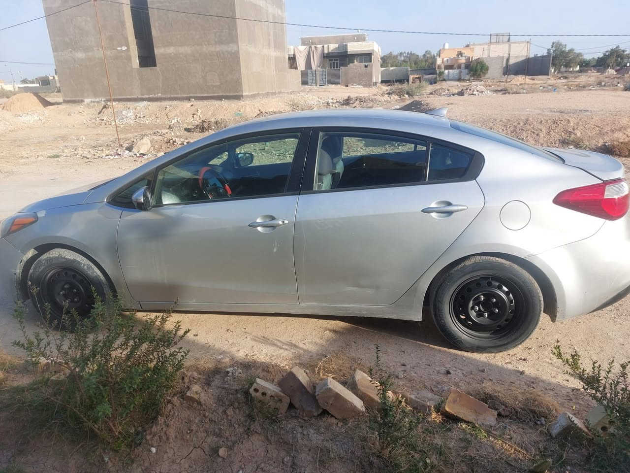 السلام عليكم فورتي امريكي موديل 14 رقم بغداد كهربائيات كله شغاله تبريد شغال بيه 3 قطع بدون دواخل السعر 100 وبيه مجال العنوان بابل الحصوه ***********
