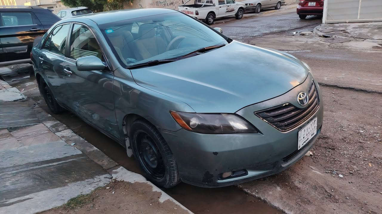 كامري 2008 وارد امريكي حادث باب السايق مصبوغ والباب الي خلفه والصفحة مرشوشة كلير محروك متغير لونه . بجم كبس بدون ايبراك فقط ايرباك بردة جهة السايق ماشية 135 الف ميل تبريد منظومة جديدة باتري جديد عبوة فيول بمب جديدة لايت زينون كرسي السايق كهرباء محرك جيد مابي لادخان ولا تبخير كير جيد جدا . الصفحة عكس السايق بيها رصعة بالتكمة الخلفية واكعة عليها حديدة ومامصلحها . بيها مكانات جراد وشخوط السيارة حلوة وعظمتها نظيفة ودواخلها نظيفة  .
السعر المطلوب 90 ورقة او مراوس بجورني 4 سلندر 3 قطع تبريد بدون بجم موديل من 17 الى 20 ويفضل كروز رود او جي تي والفرق نقد مباشر يفضل رقم بغداد او السليمانية من صاحبها الشرعي 
كل التفاصيل عن السارة مذكورة بالمنشور الي يحب يراوس يتصل او يراسلني واتساب او ماسنجر 
مكان السيارة بغداد العامرية 
السيارة رقم بغداد باسمي 
***********
