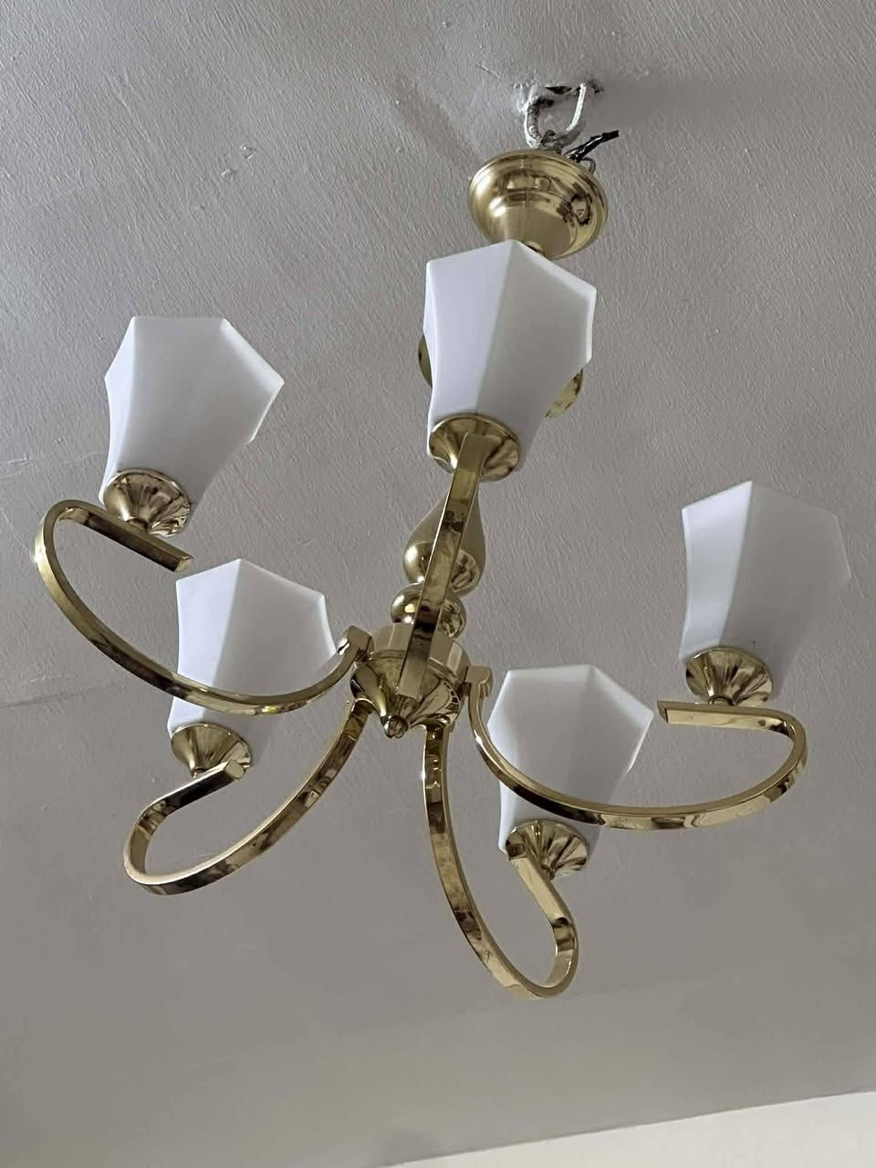 كاونتر مع سنك مترتين ونص سعره ٤٠٠ وبي مجال قفل ٣٧٥ مع ثريات جدد اثنيهم ١٠٠ بس الشراي يراسلني رجاءاً مكانهم بغداد حي الإعلام


**إذا كنت صاحب هذا الإعلان وتريد حذفه لأي سبب، رجاءا أرسل رسالة إلى الدعم الفني**