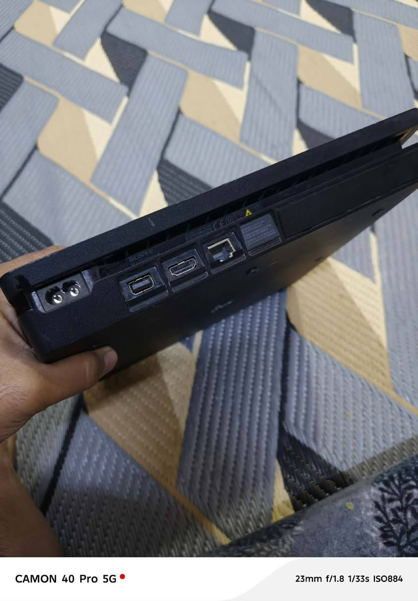 بلاي ستيشن 4 للبيع مهكر نظام تسعه الجهاز شرط لا مفتوح ولا مصلح 275الف بمجال قليل الرقم بي واتساب ***********
