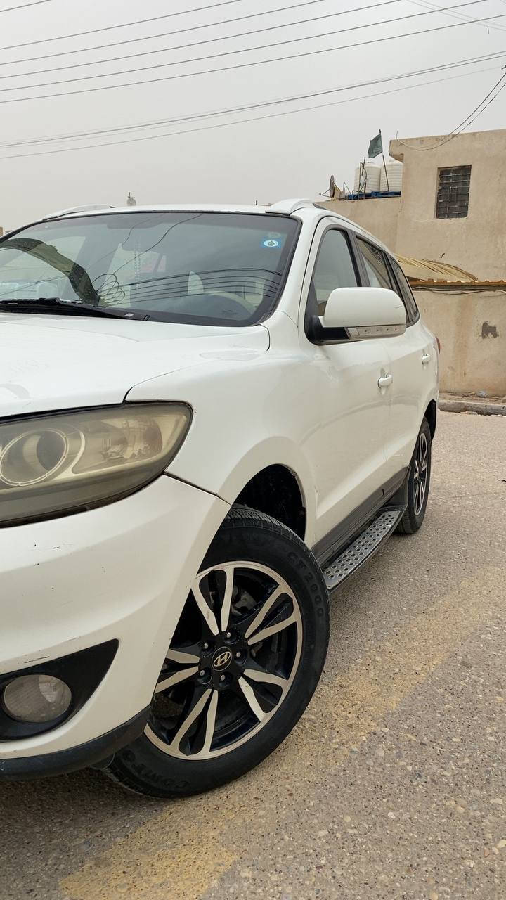 السلام عليكم ورحمة الله...
سنتاڤيا ٢٠١٠ خليجي شكل ٢٠١١ بيها رش حزام بدون دواخل أثر شخوط وضربة خفيفة بچم محرك ٢٧٠٠، ٦ سلندر رقم دولي بأسمي..
السعر ١٢٠$
الناصرية/ الشطرة
***********
