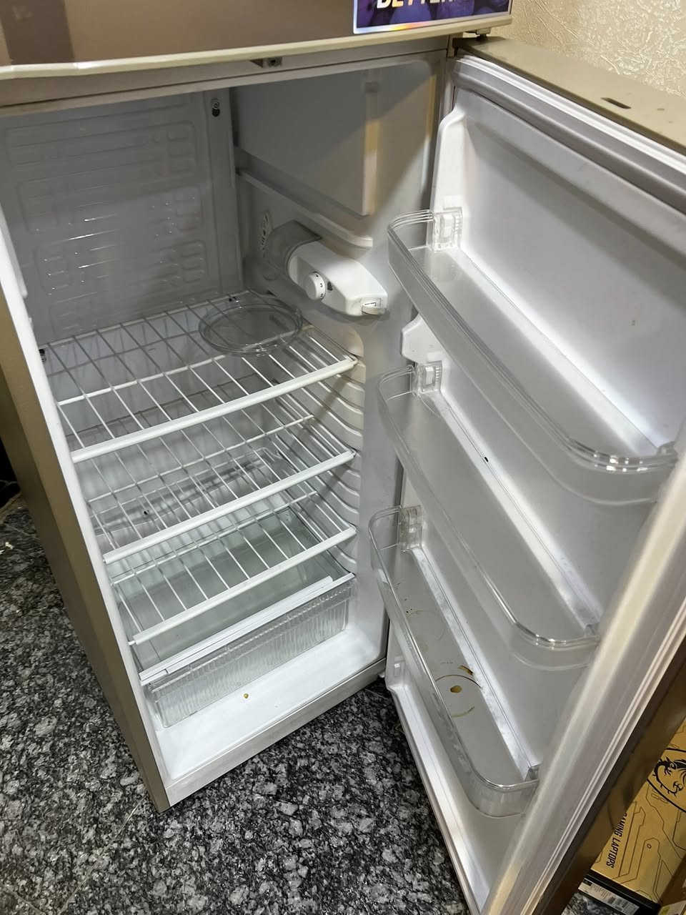 لبيع 15 قدم
***********
