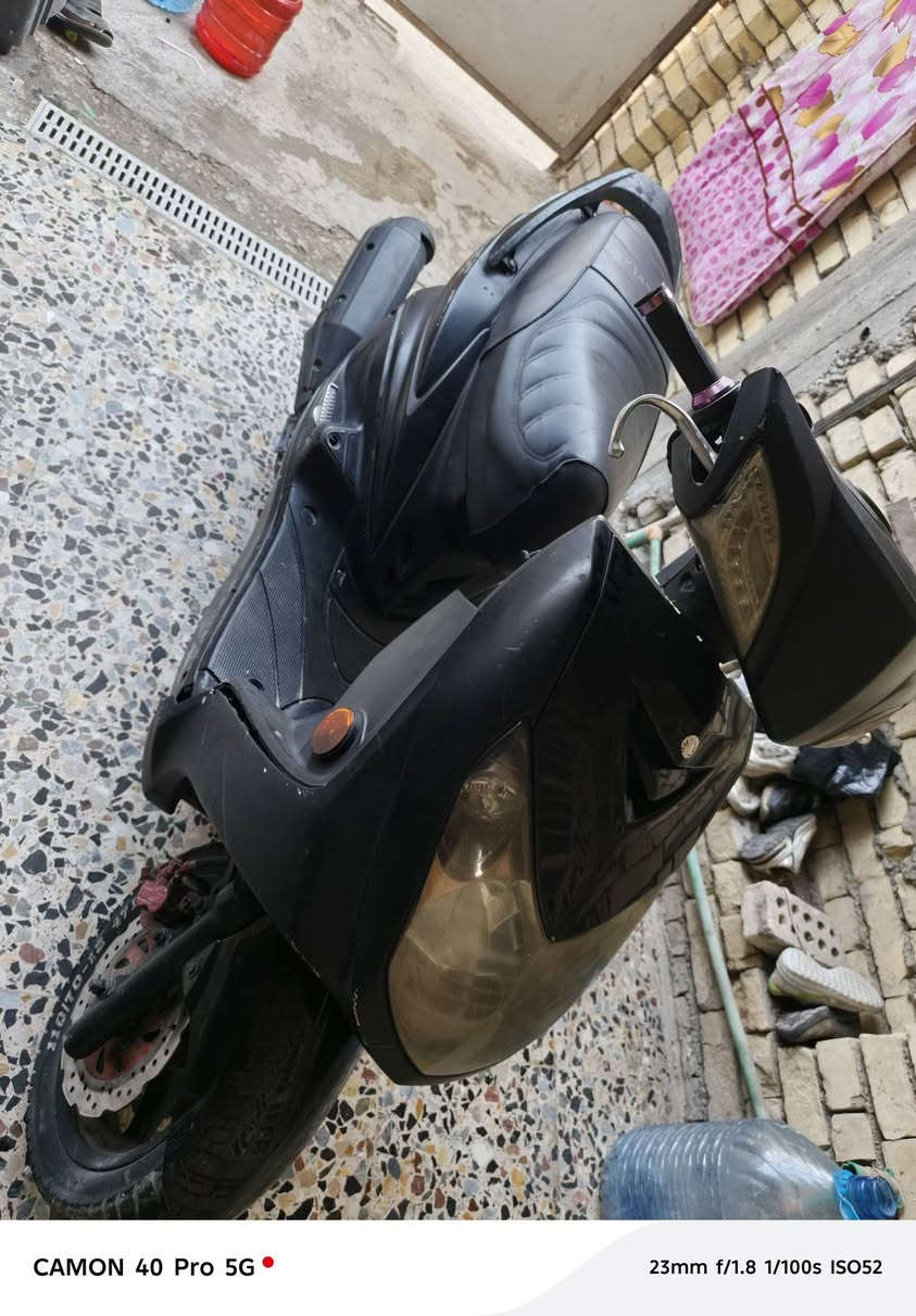 السلام عليكم دراجه سكنس فحل مكينه نضيفه نوزل خطين رايدها ب 500 هاذ رقمي ***********
