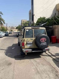 تيوتا لاندكروز حوثي موديل ٢٠١٣  مكينة ٦ سلندر ٤٠٠٠ بانزين تانكي واحد ١...