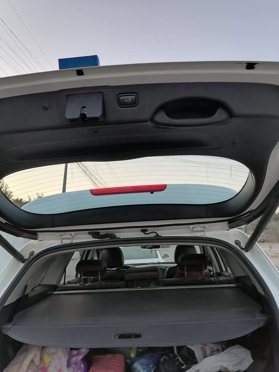 السلام عليكم للبيع كيا سورنتو صدفي ٢٠١٥ صدفي اللون فور ويل درايف وارد خليجي vip لايت زينون متحرك زراك لايت ويل كب كروم بصمه بك لايت لد كامره دواره بانوراما تشغيل عن بعد شاشه دجيتل جام فوتو مع اوتو 10 ايرباك  3 وضعيات قيادة كشنات جلد مع تدفئه وتبريد مع ستيرن تدفئة كشنات خلفيه تدفئة نقاط عمياء رادار حساسات امامي خلفي مكينه 2400 كشن ميموري مع سبورت بريك بصمه مع اوتو هولد  للاتصال ***********  السعر 32 مليون عراقي وبيها مجال للجادين
