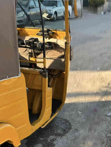 السلام عليكم تكتك للبيع موديل 2020شهر 12تكتك معمرة بس الدوسات ومصبوغة صبغ عام جمالية السعر٦و٦٠٠مكاني بغداد الشعب رقمي ***********
