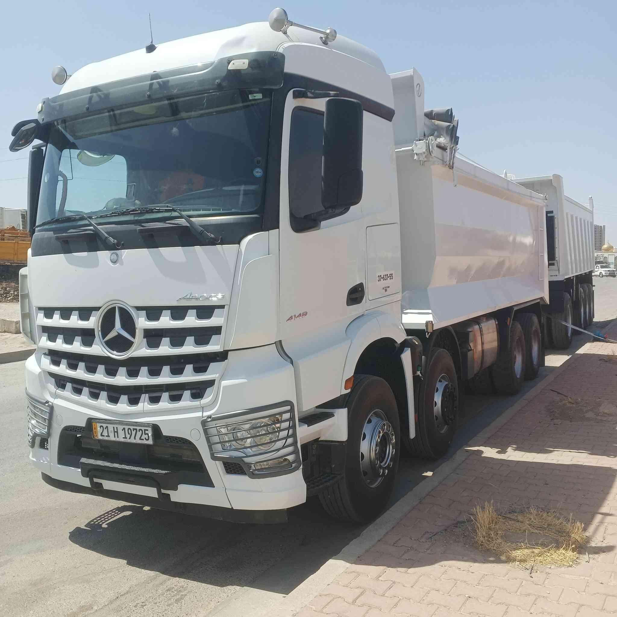 سيارة للبيع وحش موديل 2017فول مواصفات قاطرة أو مقطورة ثلاثة لوحات الحجم 48/ 41 بسمي تحويل ثاني يوم امداور *********** عربانة زيرو ثلاثة دناكير
