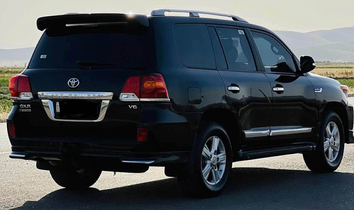 توێتا لاندکروزەر 2012 GXR 
فول مواسەفات دەرجە یەک ی کوشن کارەبای 
٦ بستۆنە نموونە لە جوانی و پاکی 
سەیارەکە تەنها182٠ هەزار ڕۆشتووە بەشەرت 
یەک دەست لە شەریکەوە 
هەموو گیانی لەسەر دەقی شەریکە ماوەتە
دەعامی بۆ دەعامی بەشەرت خاڵی نییە 
سۆنەریم داناوە 
سڵاید کوشن جلد و کارەبای  
رةقةم سليماني 
تەحویل و غرامە 
بەشەرت 
سەیارەکە وەک سفر وایە
زۆر زۆر تازەیە 
 بؤ سعر پةيوةندي بكةن
***********
***********
واتصاب وفايبر
شوين سيدصادق حلبجة, السليمانية
