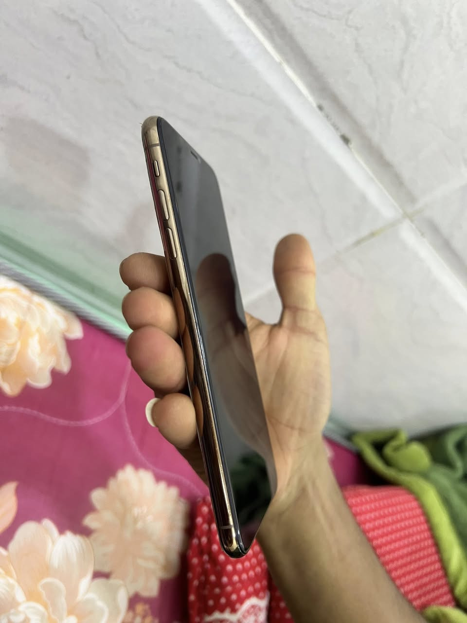 سلام عليكم 
ايفون اكس اس ماكس شرق اوسط
ذاكره 256 دبل شريحه 
مبدل بطاريه 
ضهر مكسور وحاط لزگه 
فيس ايدي شغال
ملحقاته كفر ٢ وكيبل 
سعر ٢٢٥ بي مجال قليل وتددلون


**إذا كنت صاحب هذا الإعلان وتريد حذفه لأي سبب، رجاءا أرسل رسالة إلى الدعم الفني**