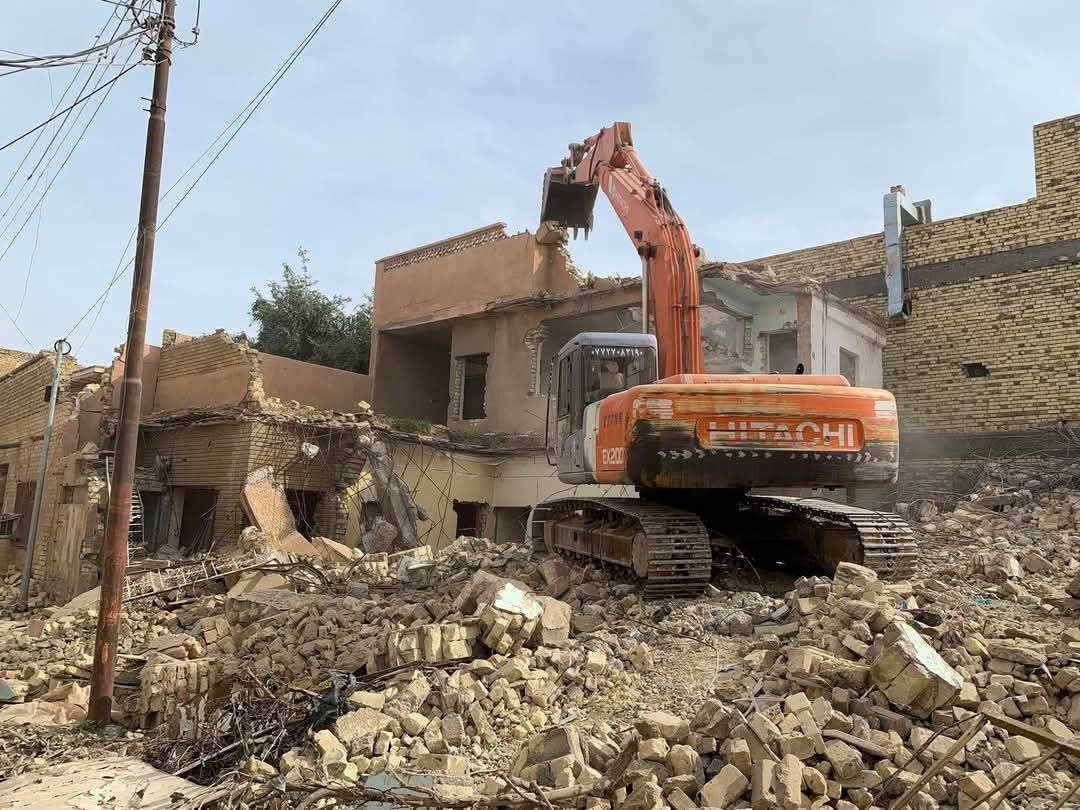 لهدم الدور ورفع الانقاض والحدل وحفر الجفر وتجهيز مواد البناء***********
