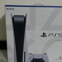 بلي 5 للبيع مستعمل قليل اشتريتة قبل فترة وهملته الجهاز مكفول من كلشي و...