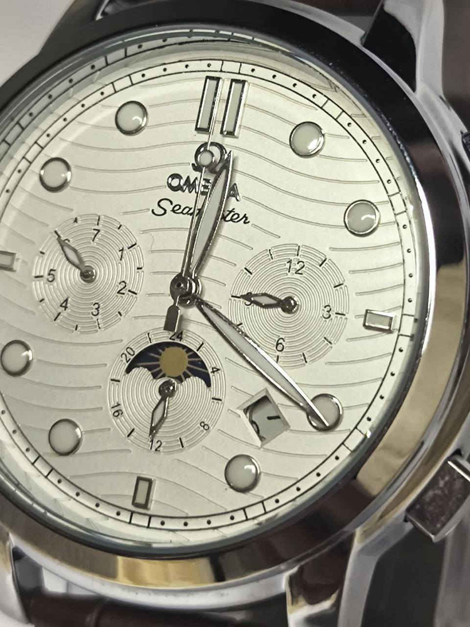 ساعة من ماركة اومگا OMEGA

تحفة فنية 
مكينة اوتماتيك تعقيدة كورنكراف (جميع السناتر شغاله)
ميناء مميزة مزودة بمنفذ تاريخ مع فول لامينوس ارقام واميال 
زجاج زفير ضد الخدش 
نظام شمسي قمري☀️🌑
ضد الماء والغبار 
ظهر كشف 
جلد طبيعي 
قفل فراشة
الساعة مختمة بالكامل 

السعر :-70ع اول تم 
للحجز والاستفسار يرجى مراسلة الصفحه


**إذا كنت صاحب هذا الإعلان وتريد حذفه لأي سبب، رجاءا أرسل رسالة إلى الدعم الفني**