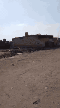 السلام عليكم قطعه ارض 100متر الوجه 5والنزال 20حي الكوفه شارع المخازن ع شارع ***********مستعجل ع بيعتها
