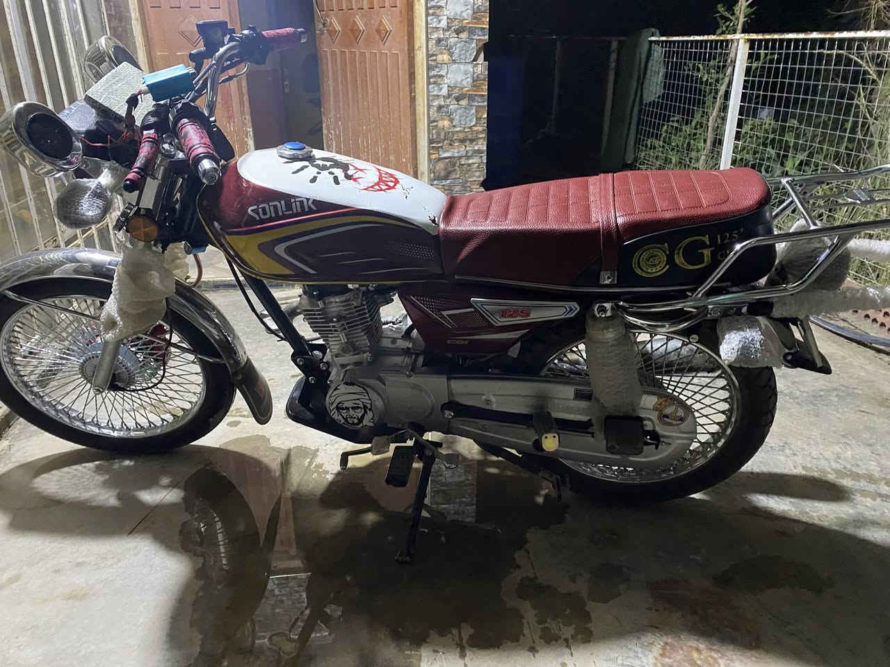 عمي السلام عليكم وين محبين تايكر جبتلكم قطعه فول نضافه صارلي سبوع من منزله صلنصه رياضي واذا تريد صلنصه الكاتم لبلاد مالته هم موجوده حجي اني ما احجي صور تحجيلك عله نضافه وتجي تشوفه بعد احلاه محرك نضيف كلشي مابي شاير وكهربائيات كله شغل تعال فحص وشوف اي نقص ينزل من سعره وشراي يدلل سعر ٨٥٠ مكاني ديالى شهربان متواجد اكثر شي عله الواتساب وهذه رقمي ***********
