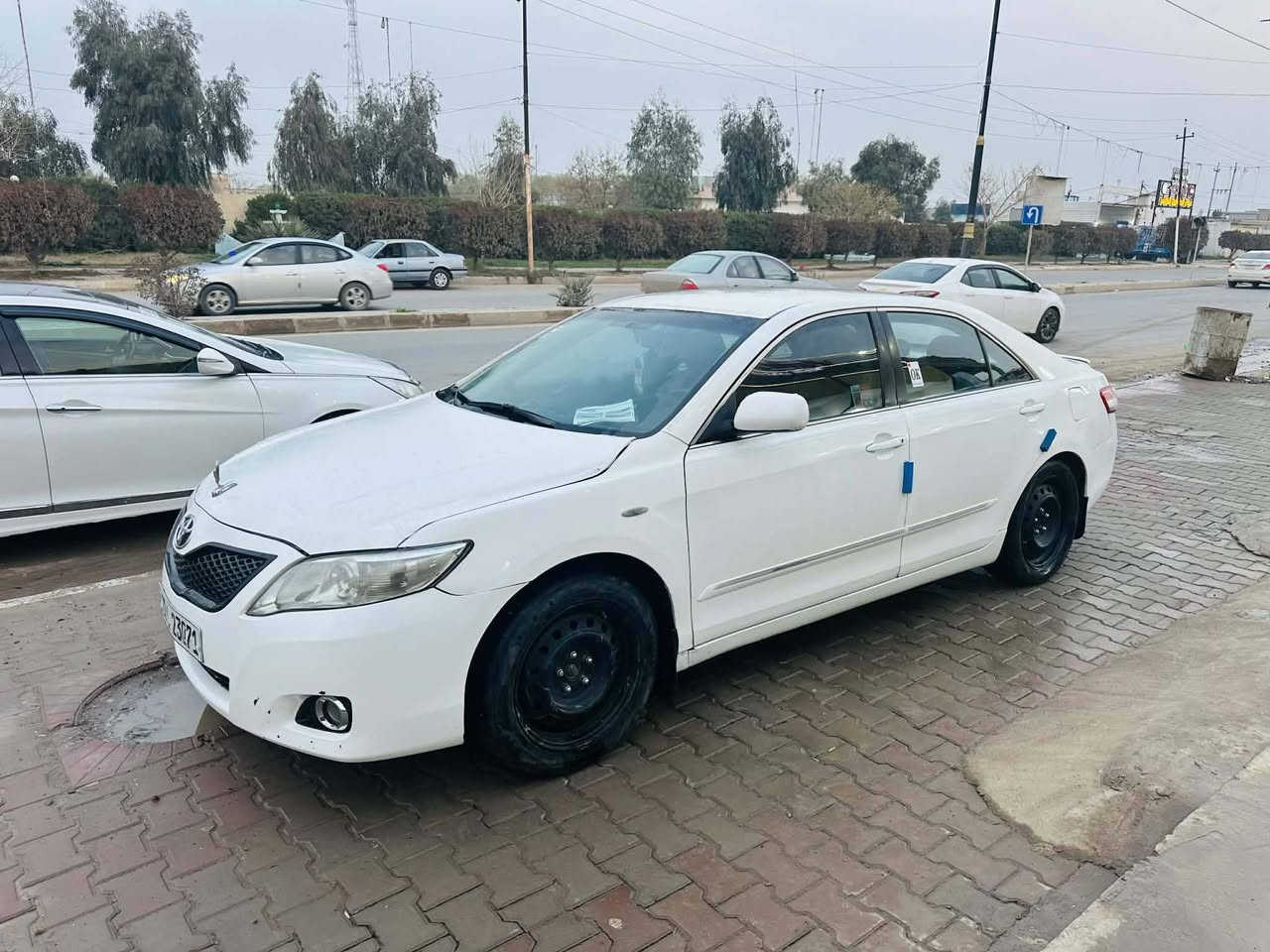 السلام عليكم
مكلف #كامري 2011 خليجي 
لون ابيض  GL
رقم اربيل جديد 
سنويه لل2027 
محرك شرط
كير شرط 
صدر جديد
وتبريد ثلج❄️
طخم تاير جديد
 السياره رقم واحد مال جناي الله شاهد ربع ماتصرف عليها...
ضررها 3 قطع صبغ 
بدون دواخل
وبيها ملاحضات بارد شوف العين 
...............
مواصفات ال GL معروفه
محرك  2400 
 وتحكم ستيرن
ـ ويل كب كروم17 المرغوب
ـ حساسات امامي 
-منضومه زنوب سعرها300الف
ـ تبريد قطعتين
ـ مصبايح ترحيب
-شاشه + كامره 
-منضومه اناره داخليه جميع الألوان
بردات شركه
بيها 2 سويج
شرط غرفتها مال سياره 2025
السونار مرفق بالمنشور
وبعد بيها هواي مواصفات السياره جديده بمعنى الكلمه ومصروف عليها جثير شرط التراي والفحص ومابيها مصرف
السعر مناسب118$ وبيها مجال وترهم مراوس حسب القناعه

مكاني الشركاط الساحل الايسر
***********
