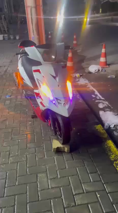 سلام عليكم الدراجه جي تي ار للبيع و مراوس العنوان بغداد الكريعات ***********
