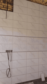 خلفه سيراميك ، بورسلين ، الواح متفرغ حالياً اشتغل باليوميه وعلى المتر ...