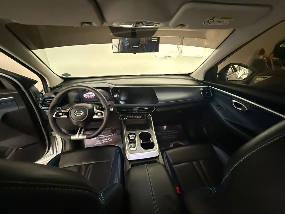 سلام عليكم للبيع 

مواصفات المحرك و الأداء

المحرك: سعة 1.5 لتر تيربو، 4 سلندر.

القوة: 177 حصان.
كامرات360درجه

عزم الدوران: 270 نيوتن متر.

ناقل الحركة: أوتوماتيك دبل كليتش بـ 7 سرعات.

نظام الدفع: أمامي.

استهلاك الوقود: حوالي 6.3 لتر/100 كم (حسب بعض المصادر).

التسارع: من 0 إلى 100 كم/س في 7.5 ثانية (حسب الأرقام الرسمية في بعض الأسواق). 

المواصفات الخارجية

الإضاءة: مصابيح أمامية وخلفية LED مع وظيفة "Follow Me Home".

جنوط: مقاس 18 بوصة.

مرايا خارجية: قابلة للطي كهربائياً ومدفأة.

مساحة التخزين: صندوق خلفي كهربائي بسعة 341 لتر.

ميزات إضافية: فتحة سقف بانورامية. 

المواصفات الداخلية و أنظمة السلامة

نظام الدخول والتشغيل: ذكي.

التكييف: فتحات تكييف لصف المقاعد الثاني.

نظام الثبات والتحكم: نظام المساعدة في ثبات السيارة ونظام المساعدة للانطلاق على المنحدرات.

المراقبة: حساسات خلفية، كاميرا خلفية، ونظام مراقبة ضغط الإطارات.

السلامة: نظام الفرامل المانعة للانغلاق (ABS) وفرامل يد كهربائية.

ميزات إضافية: مثبت سرعة، نظام تشغيل المحرك عن بعد.

مكان سيارة كربلاء 
***********
