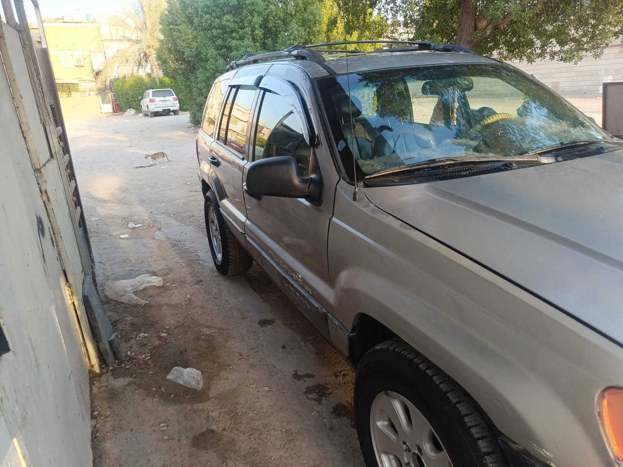 جيب لبيع  موديل  2000 سعر. 63 ورقه بيه مجال *********** بغداد السكان
