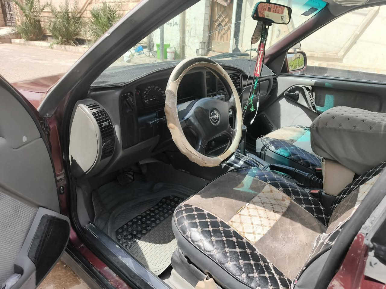 السلام عليكم اوبل اوميگا موديل 91 فول اوتو السياره ع بلاده مجرد جراد محرك 20 عنوان فلوجه حي نزال هاتف السعر 33 وبيه مجال  ***********
