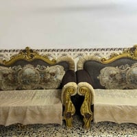 تخم عشر قطع للبيع سعره300وبي مجال المكان البياع حي الرساله الثانيه0776...