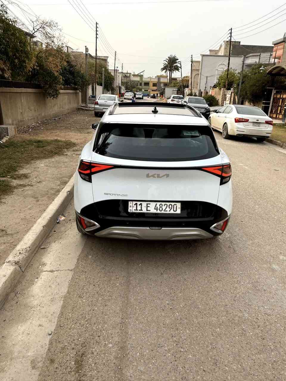 سلام عليكم للبيع كيا سبورتج 2023خليجي
فول مواصفات بيانو بلاك الشركة الدولية
بصمة ابواب وترحيب
مري شفط 
بانورما 3طكات
شفتات استيرن
تدفئة كشنات وتدفئة بلستيرن
داخل بيجي
مود داريف اربع وضعيات
لد امامي وخلفي 
ويل كب 19
حساسات امامية وخلفيه
كراسي كهرباء 
شحن لاسلكي
سياره جديده ونضيفه كلش بيه مكانين pdr رصعتين وسويتهن وسوناره من المندلاوي مرفوق بلصور 
السعر 224 وبيه مجال لشراي 
مكاني بغداد الكرخ حي الخضراء
***********
