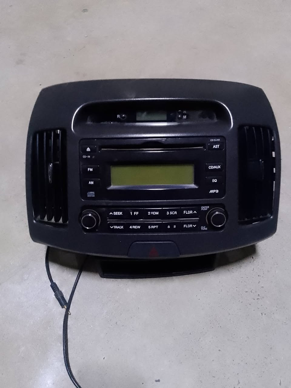 غراض سيارات للبيع
مرايه اصليه مال كصه مال جهت السائق مال كيا ريو او برايد السعر 65 وبيها مجال 
هورن هواا شرط شغال السعر 125 وبي مجال 
گيج افيو شغال السعر 20 وبي مجال 
مسجل افيو شرط اصلي وشغال السعر 25وبي مجال 
دكم تبربد لمس مال افانتي الانتره السعر 15وبي مجال
مسجل الانتره اصلي وشغال السعر 35وبي مجال 
 راديتر مال كيا ريو او اكسنت السعر. 30   وبيها مجال 
گبات افيو انضاف مال شركه حجم 14 السعر 70 وبيهن مجال
 الوياله حجم 14 نضيفات حيل شرط لا عواج ولا كسر السعر 65 وبيهن مجال 
كيج الانتره شرط شغال ونضيف السعر 30 وبي مجال
كيج اكسنت دبدوب شرط شغال السعر 15 وبي مجال 
***********
