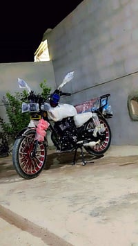 ماطور سيفان للبيع موديل 2025  ماطور نضيف صارلو 3 اشهر من نشد  محرك 200...