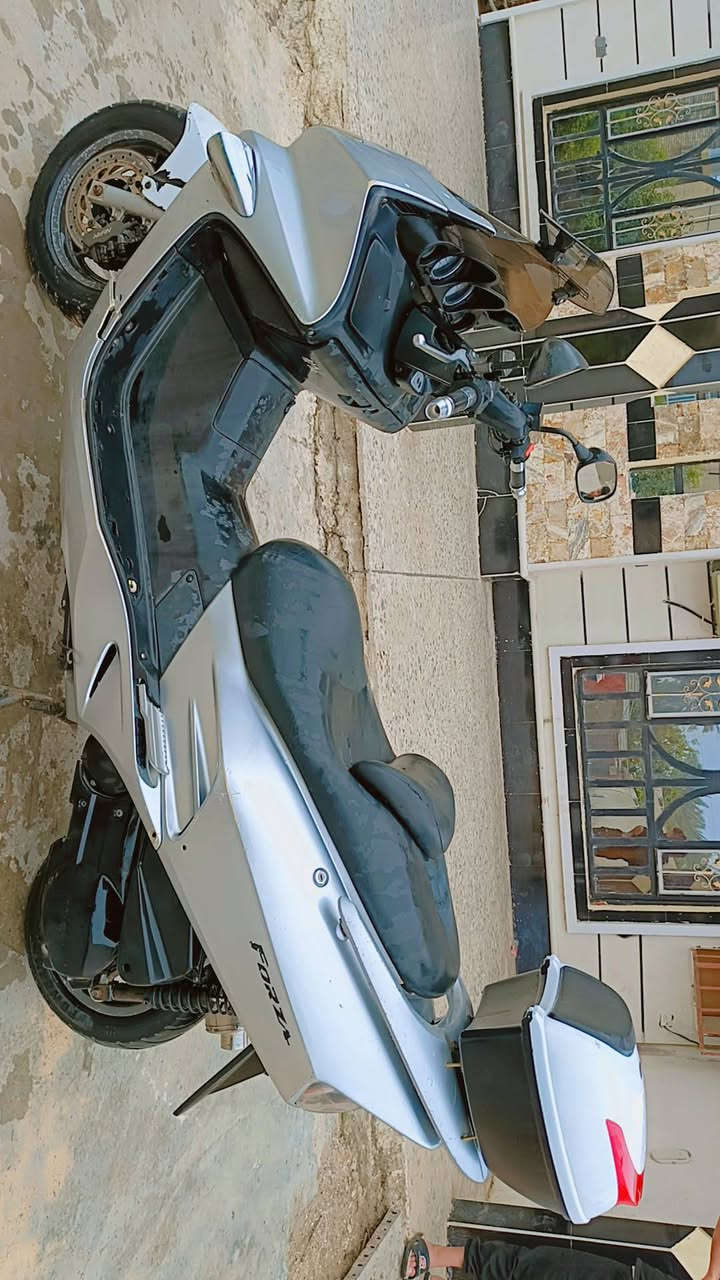 السلام عليكم دراجه 06للبيع او مراوس حسب القناعه دراجه كلشي بيها جديد مكينه تجفيت جديد بعدهي على سحك سلف جديد دراجه متوازي على بيعتها بسبب ضروف سعرها 550وبيها مجال بسيط وهذا رقمي *********** بي واتساب ومتواجد ع فيس
