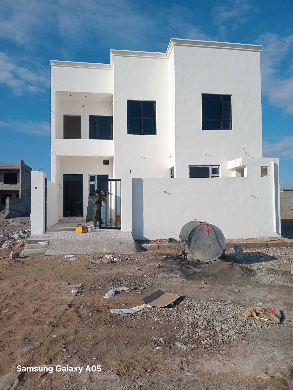 دار للبيع في القريه الجامعيه المساحه ١٠٠متر مربع واجهه ١٠ ونزال ١٠ للاستفسار *********** زين *********** اسيا
