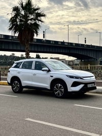 سونغ برو ٢٠٢٥ • ٤٩٠٠ كم • هايبرد بنزين