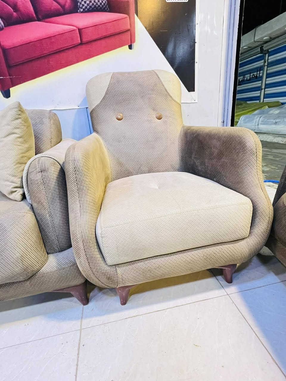 تخم تركي. مودرن. ثقيل. لون مميز كوالتي. عالي. فول نضافة ٧مقاعد  واصل. كول. مناطق بغداد


**إذا كنت صاحب هذا الإعلان وتريد حذفه لأي سبب، رجاءا أرسل رسالة إلى الدعم الفني**