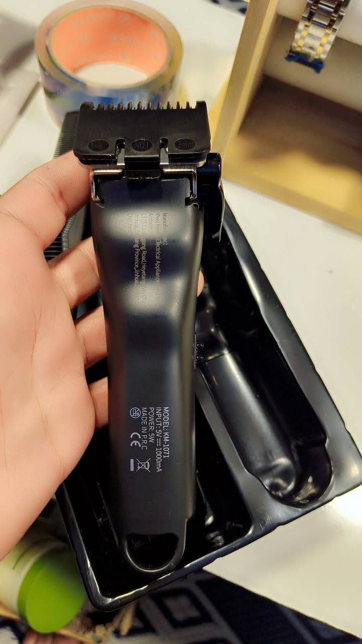 مكينة حلاقه شعر ماركة كيمي 
السعر ب15 مع التوصيل


**إذا كنت صاحب هذا الإعلان وتريد حذفه لأي سبب، رجاءا أرسل رسالة إلى الدعم الفني**