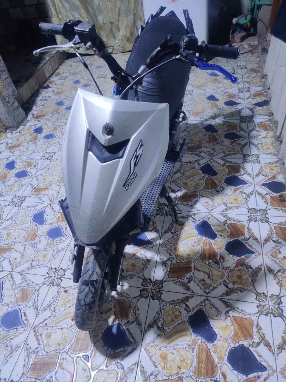 سلام عليكم دراجه FSللبيع دراجه نضيفه مكينه مال ماكس كزوز رياضي سعر 280وبي مجال  المكان الحيانيه اول لاين تواصل (***********)
